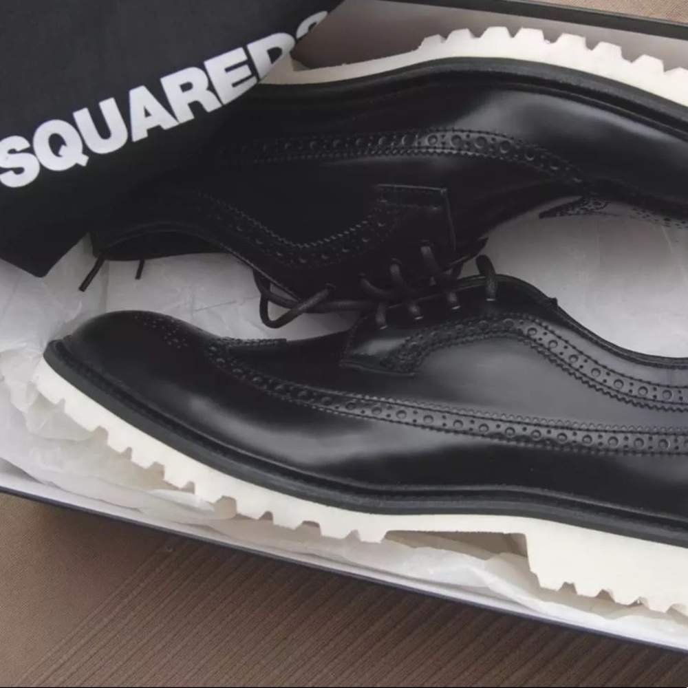 Black dsquared2
